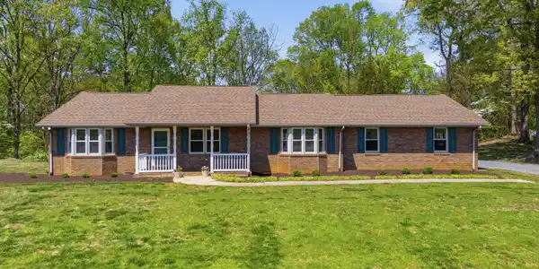 229 Normans LN
