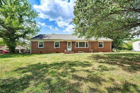 225 ARTHUR CIR
