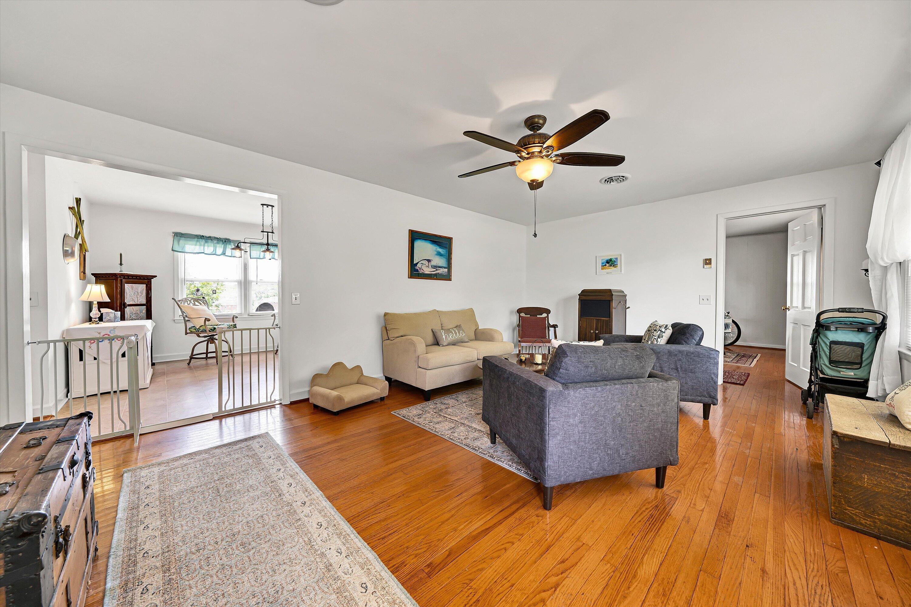 Image 4: Family Room