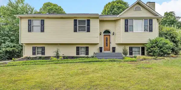 111 Barrington CT