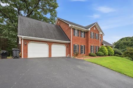 6301 Roselawn Court DR