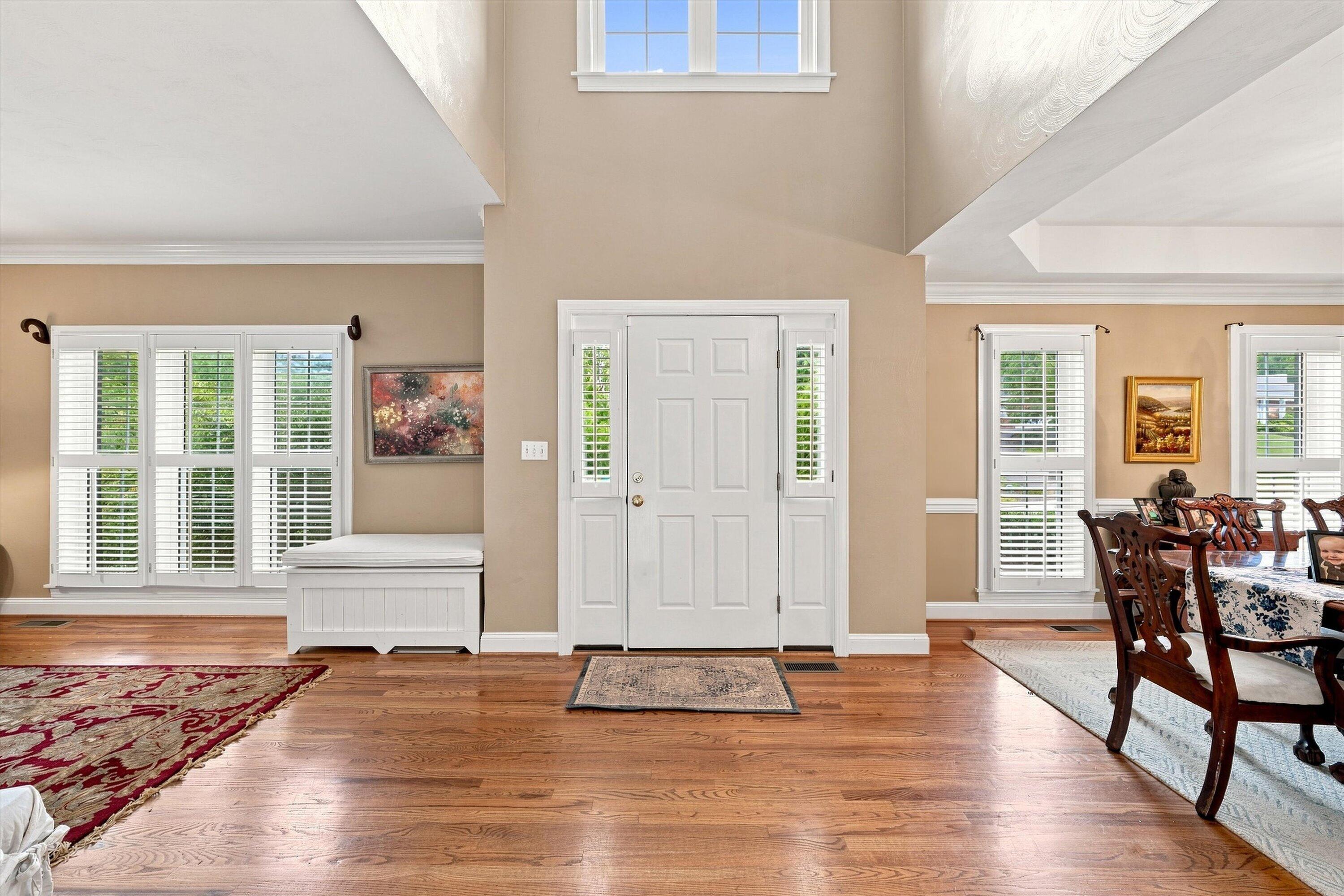 Image 2: Entry
