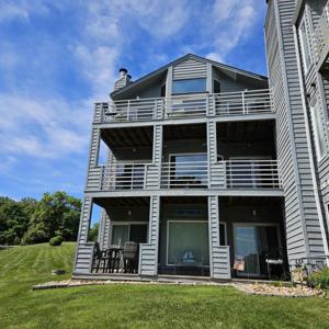 94 Waterside CIR