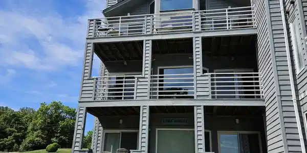 94 Waterside CIR