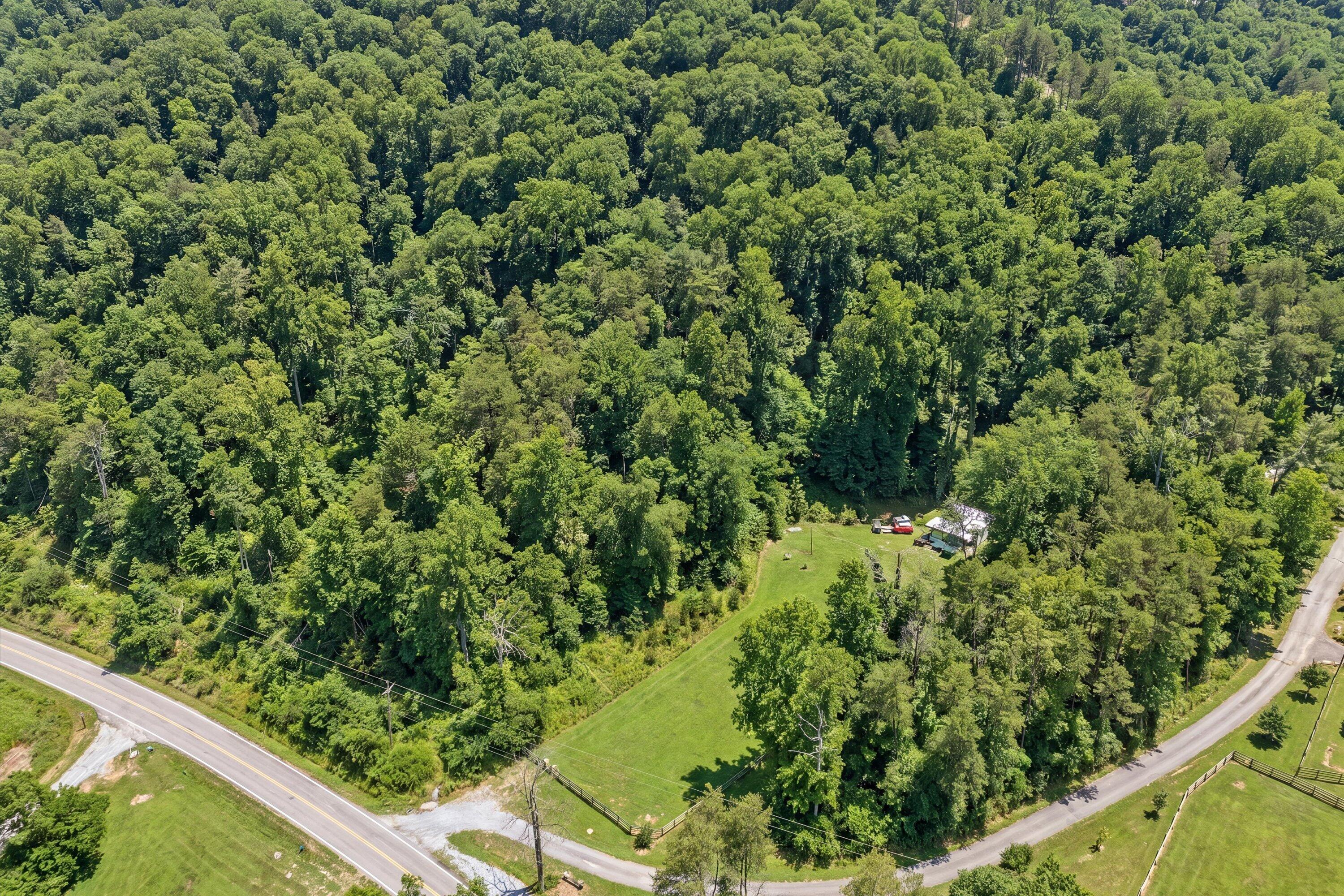 Image 3: 2-Cooper Cove Road
