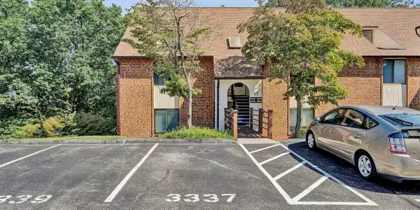 Image 2: 3337 Forest CT Bldg 17