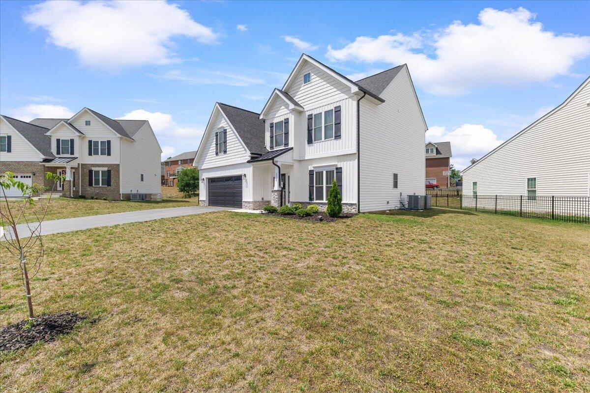 Image 2: 03-2228 Foxfield Ln-3