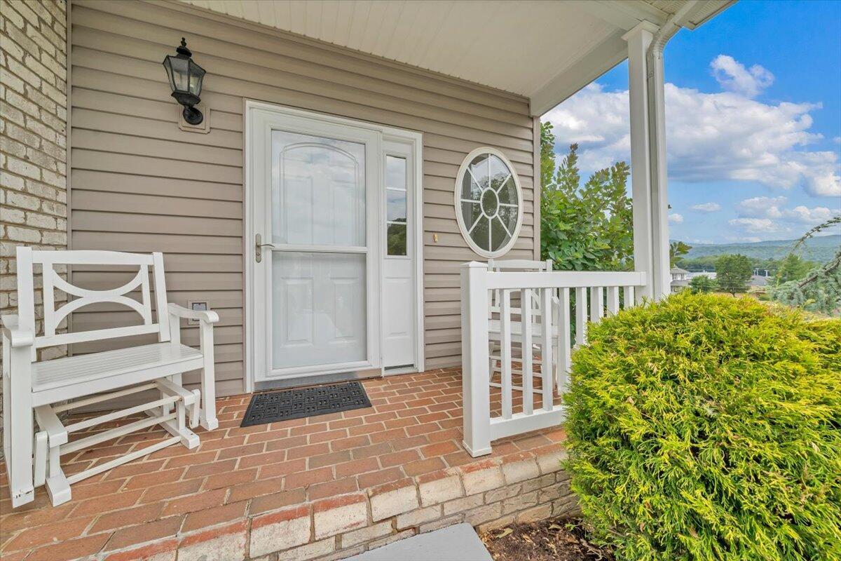 Image 3: Covered Front Porch
