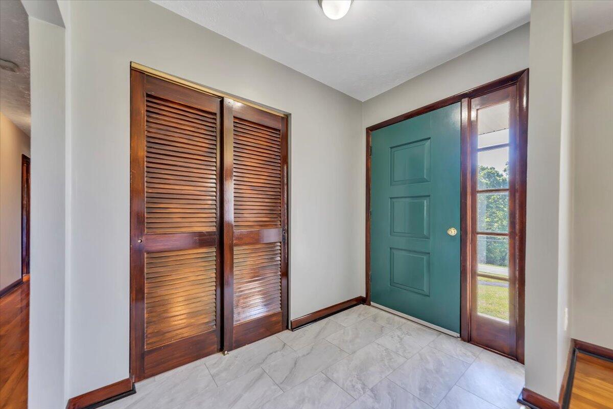 Image 3: 008-MIB03015