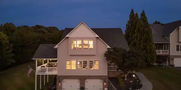 435 Lands End CIR