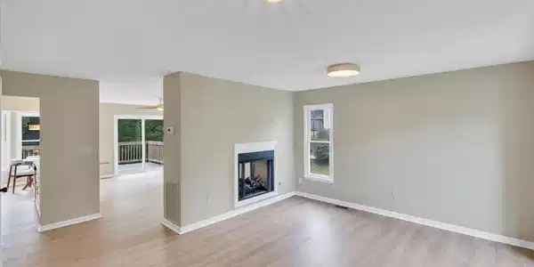 Image 3: 3 living room