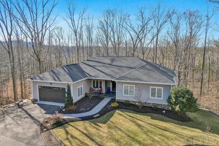 1169 Lakes Edge DR