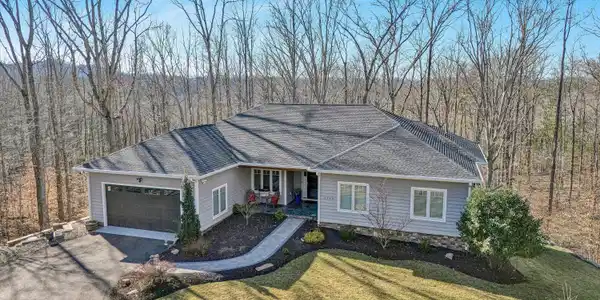 1169 Lakes Edge DR