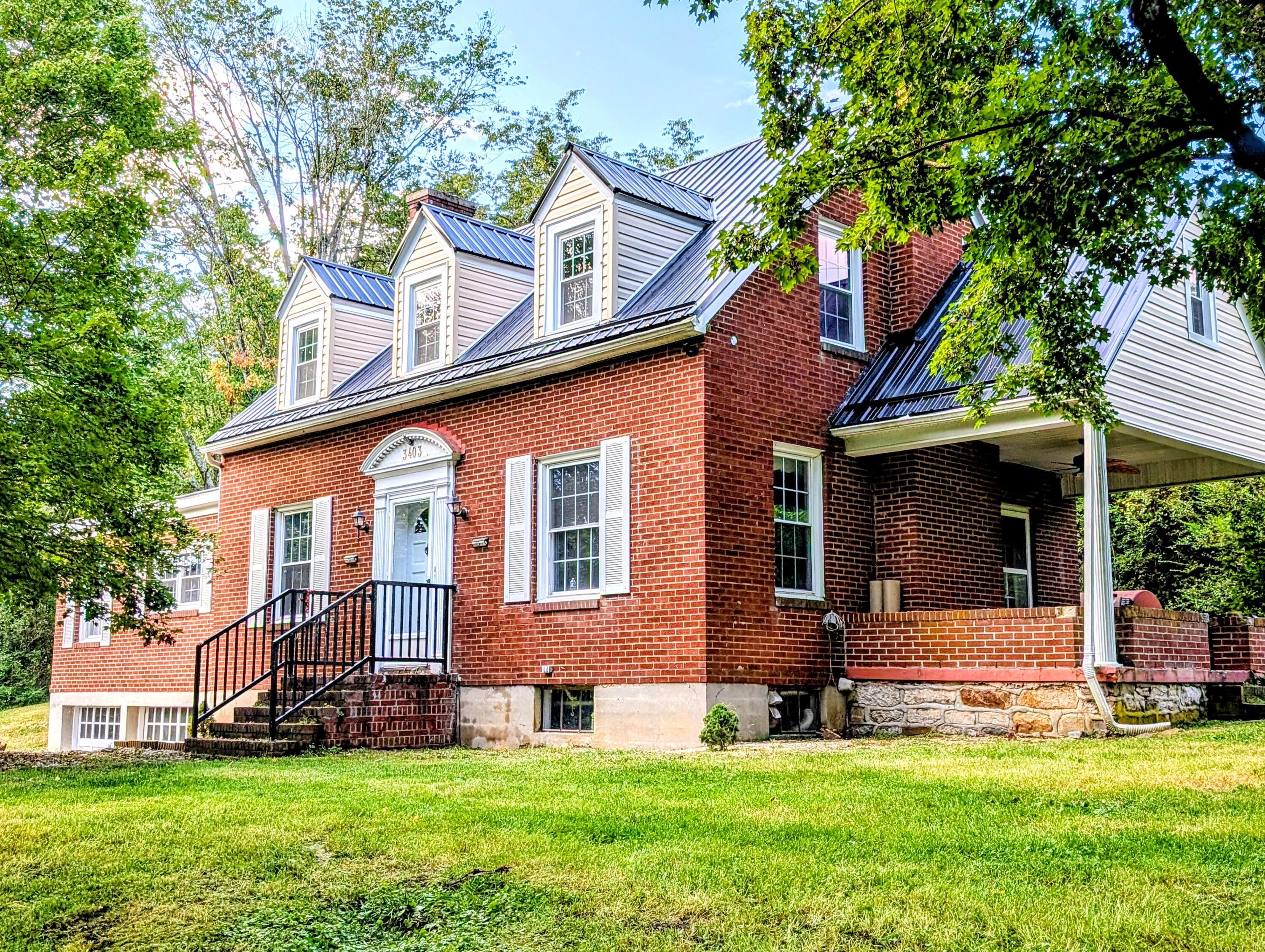 Image 1: Chadwick Front 3