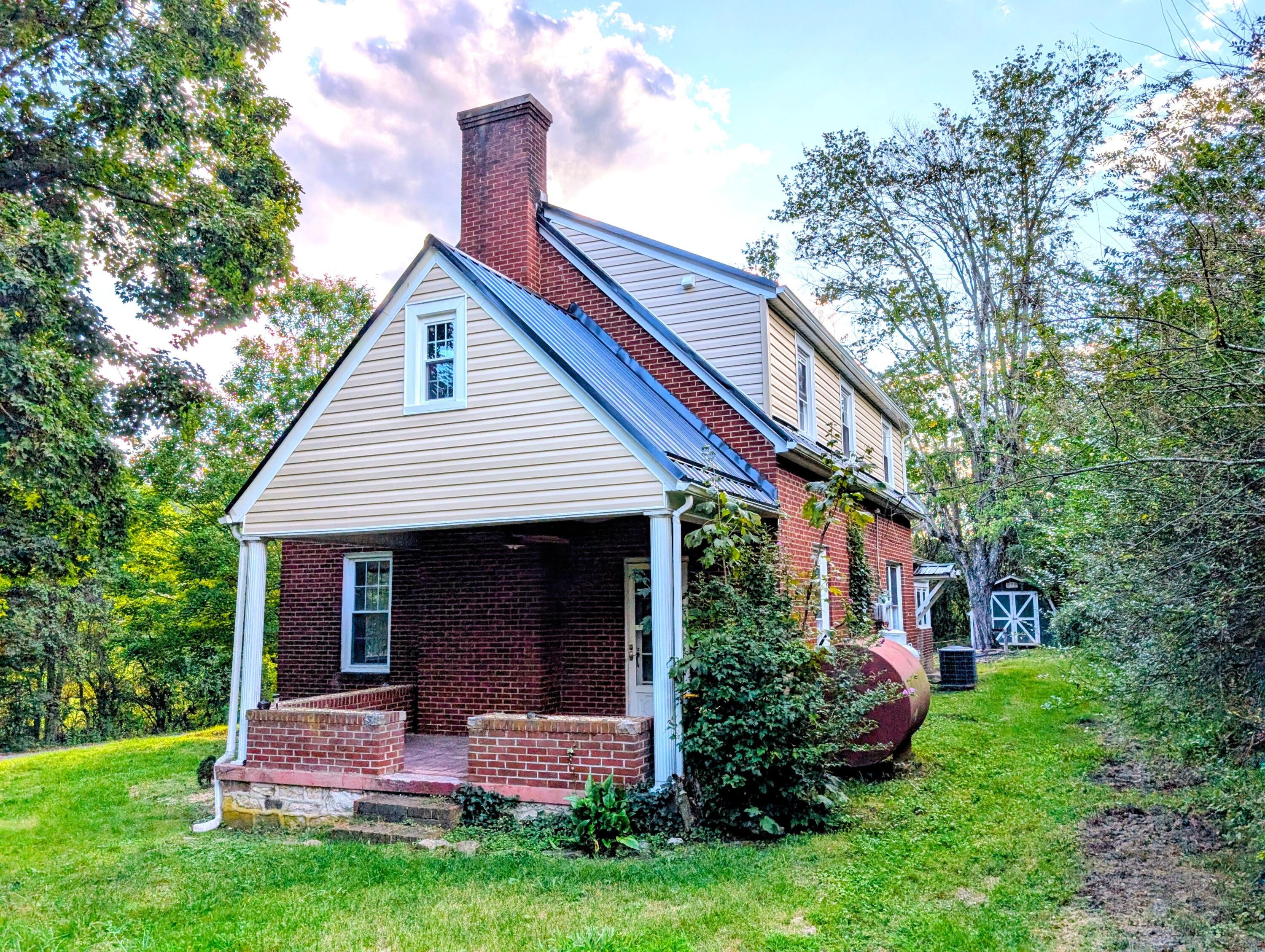 Image 3: Chadwick Rear