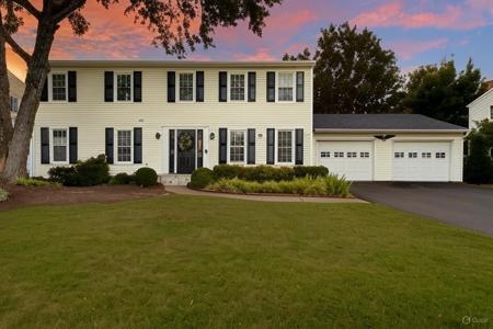 1905 Queensmill DR