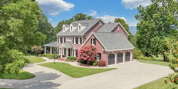 5736 Blacksburg RD