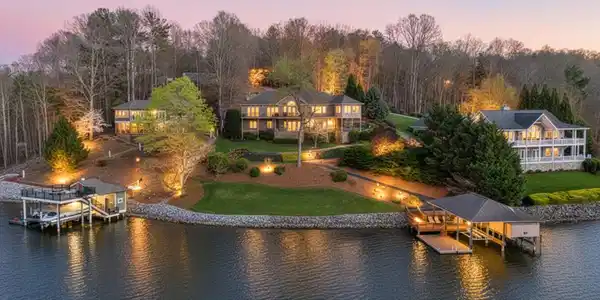 274 Village LN