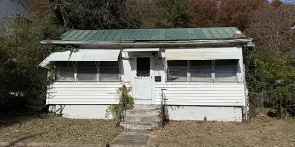 52 Bath ST