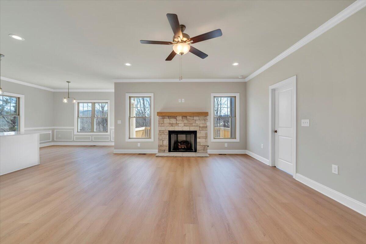 Image 4: 03- Living Room