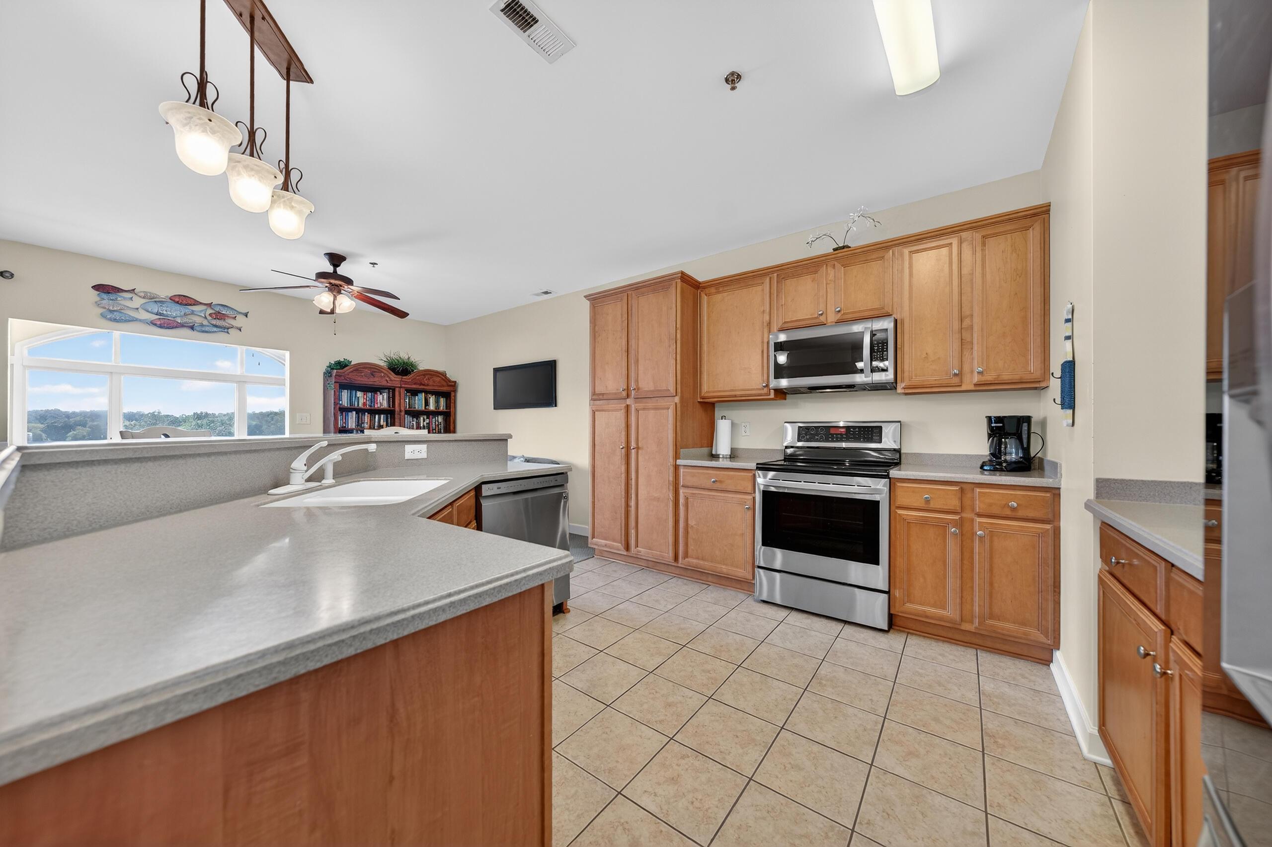 Image 3: Kitchen