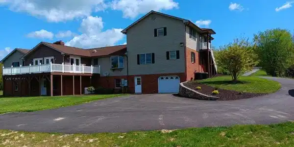 232 Jackson DR