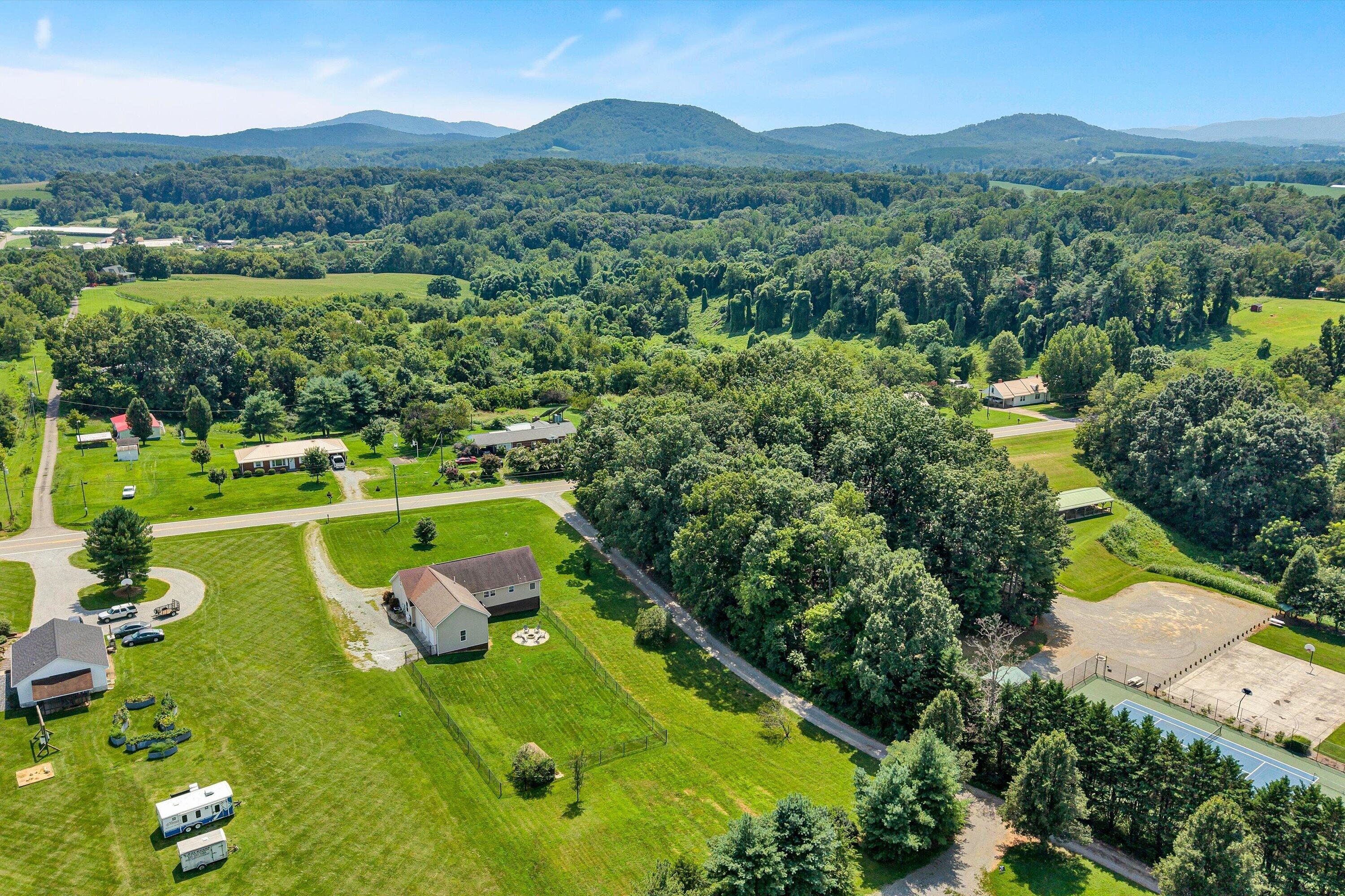 Image 2: 2220 Callaway Road