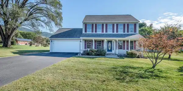 90 OAK DR