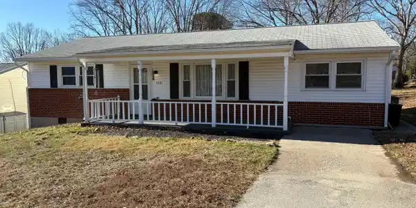 1321 Linden AVE