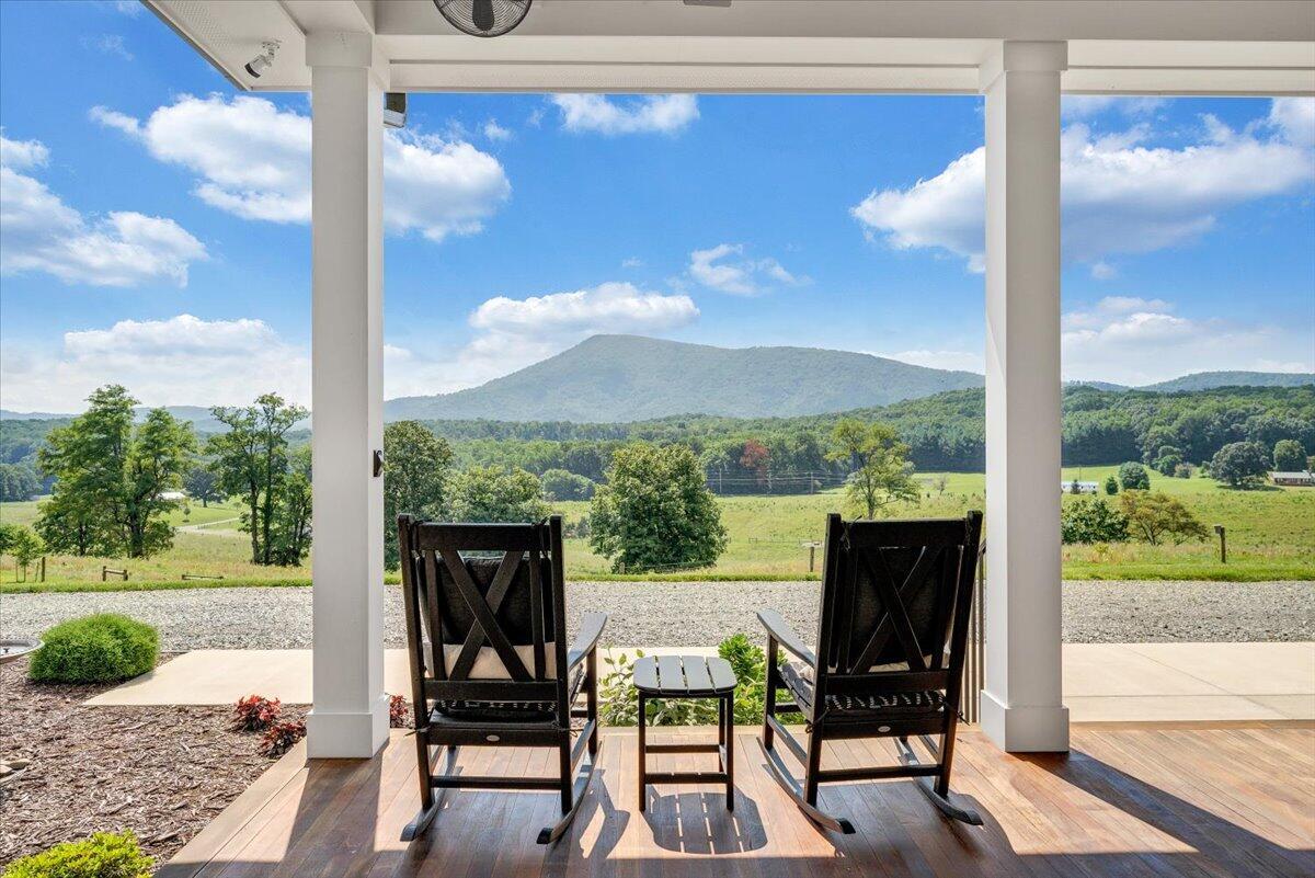 Image 3: 003-MIB07154