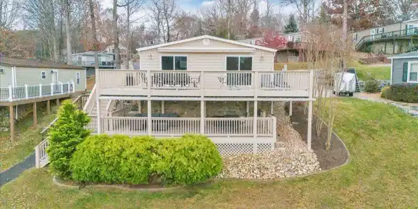 305 Mill Lake RD