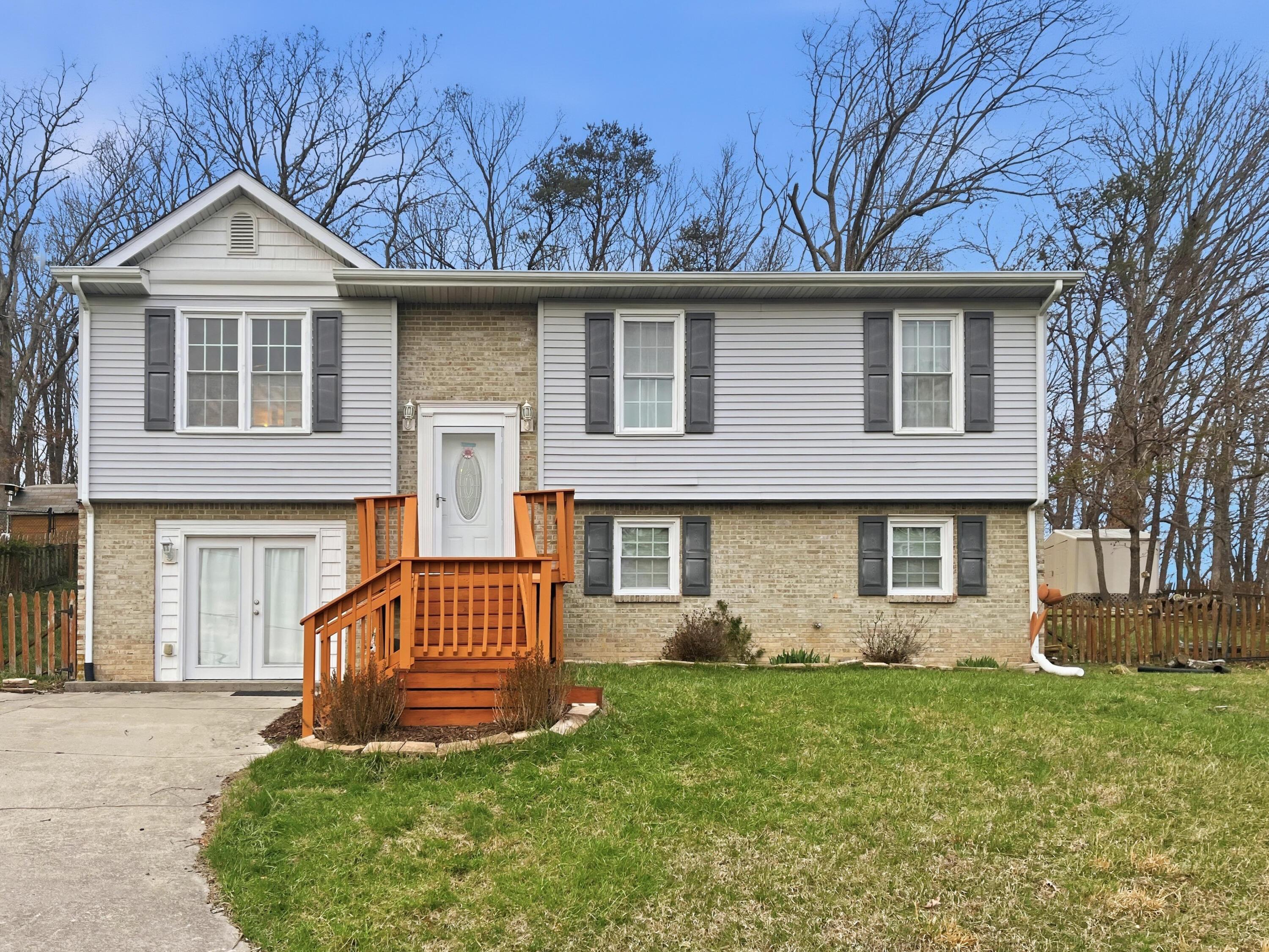 Image 1: 385 Tanglewood Dr