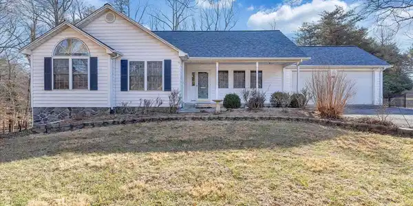 111 DONEGAL LN