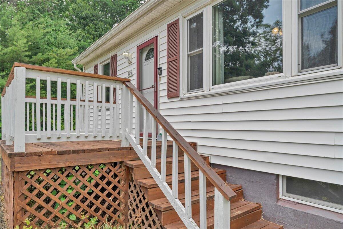 Image 3: Large Front Porch