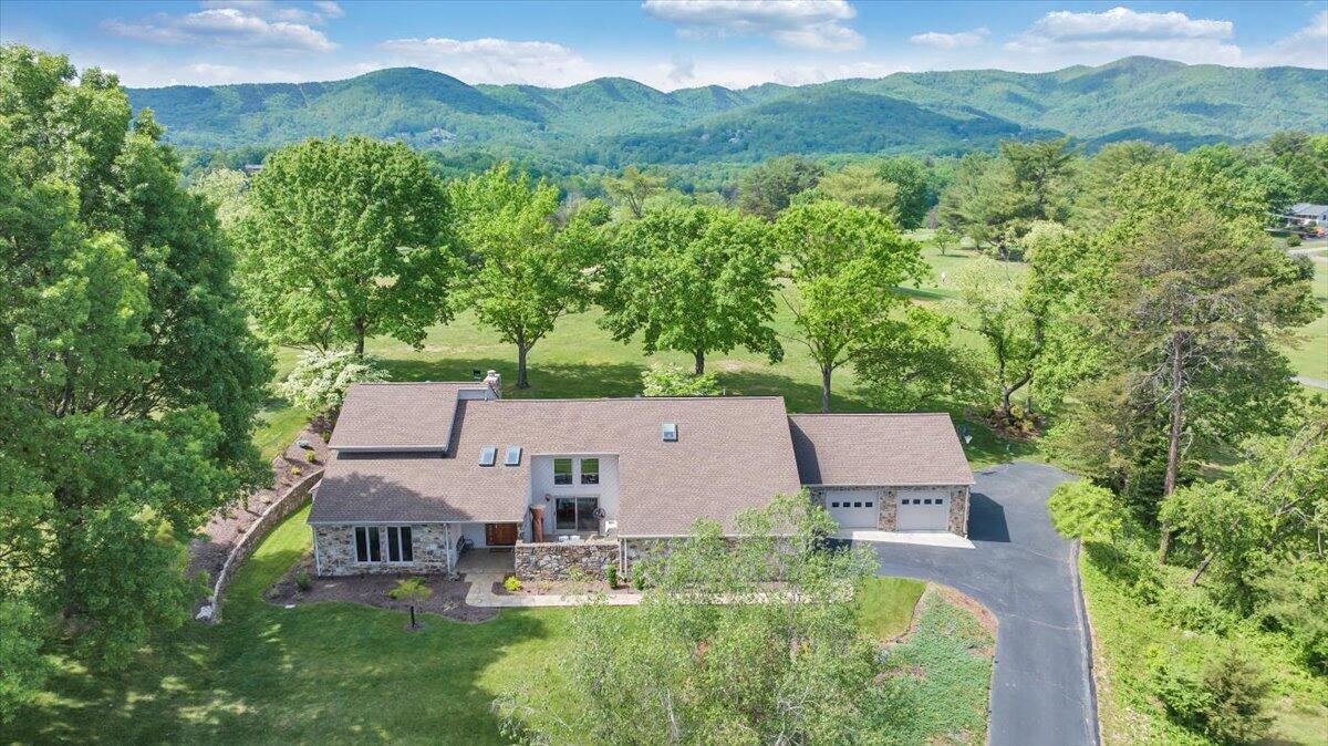 Image 3: 001-DJI_20250502112302_0010_D_MIB