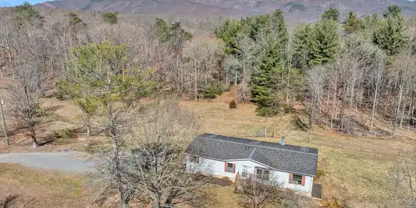 1155 Stonewall RD