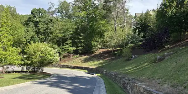 Image 3: 2