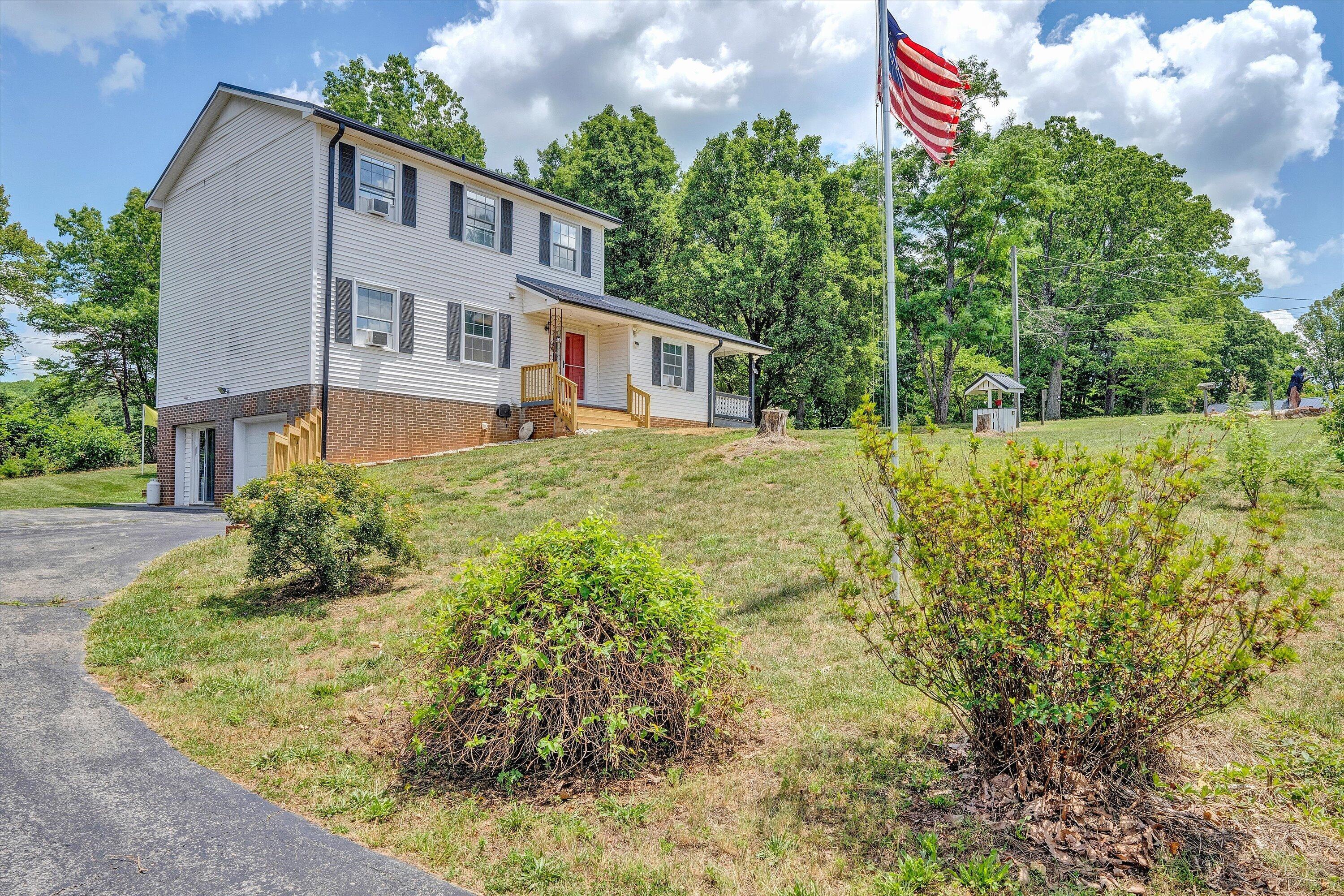 Image 1: Main Listing Photo