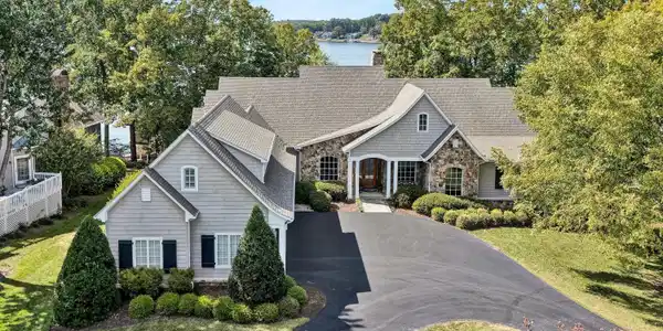 405 Island View DR
