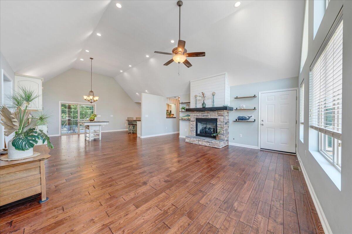 Image 4: Great Room