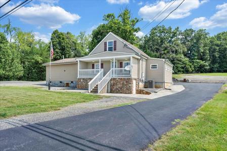 2366 Feather RD