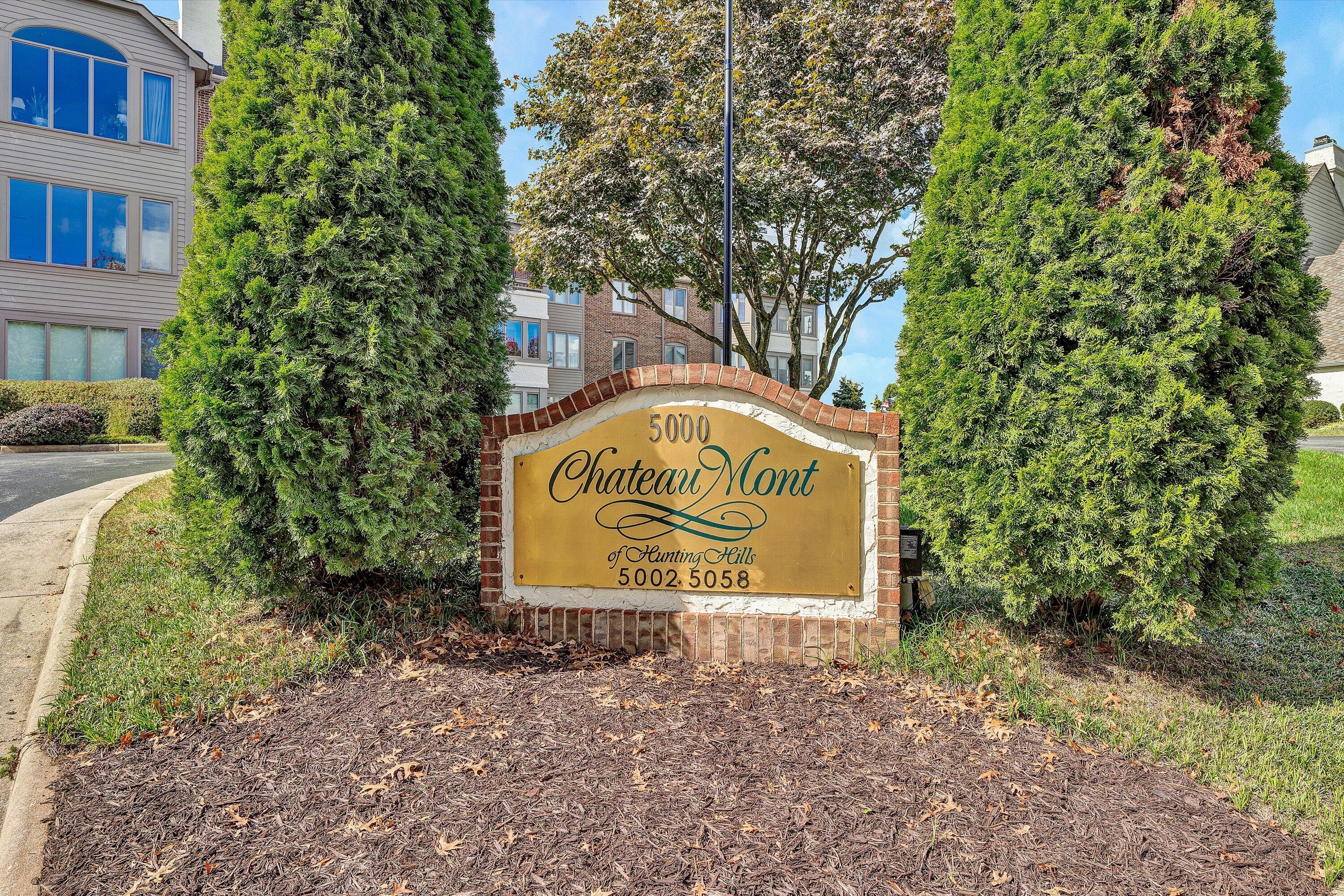 Image 4: Neighborhood Sign