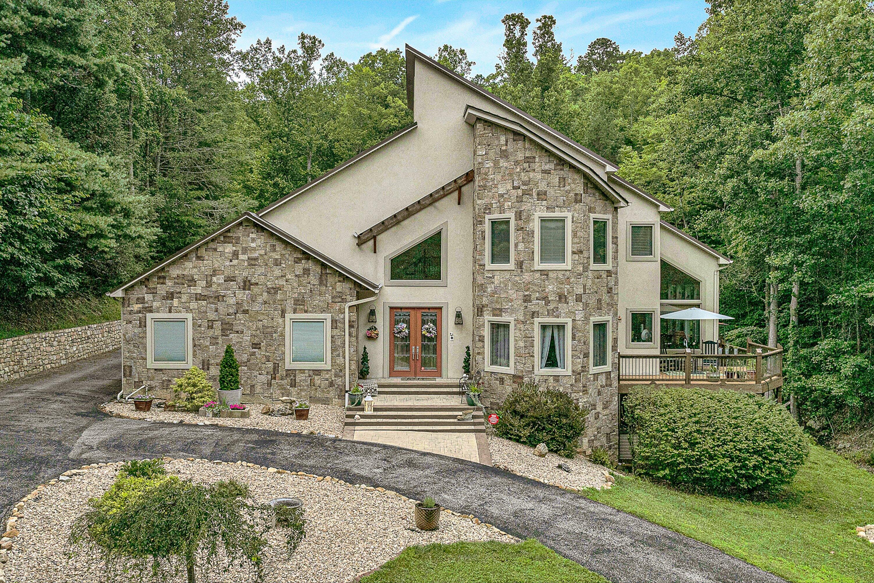 Image 1: Front of Home