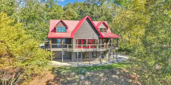 1121 BUCK TAIL CT