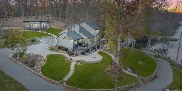 423 Fox Chase RD