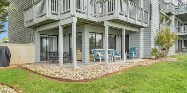 140 Sailors Cove DR