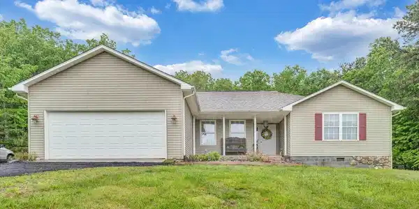 338 White Oak LN