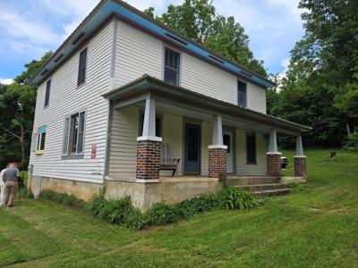 8947 Sugar Run RD NE