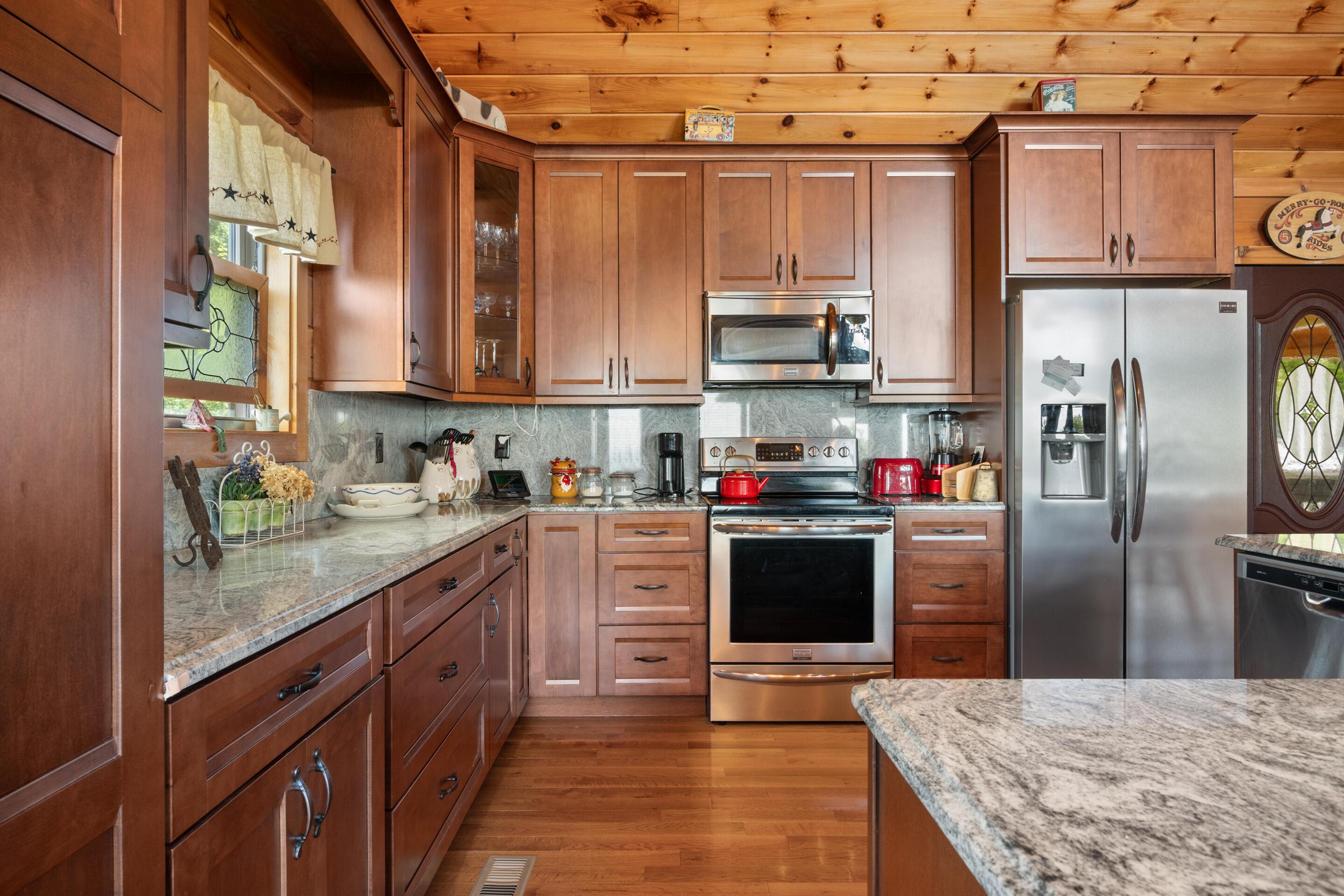 Image 4: 20-316-Reflections-Point-Trl-Fancy-Gap