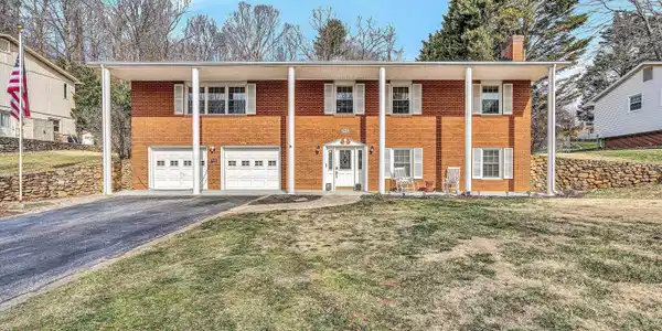 5944 Cartwright DR